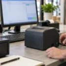 Drukarka fiskalna nie drukuje z programu sprzedażowego. Co sprawdzić najpierw?